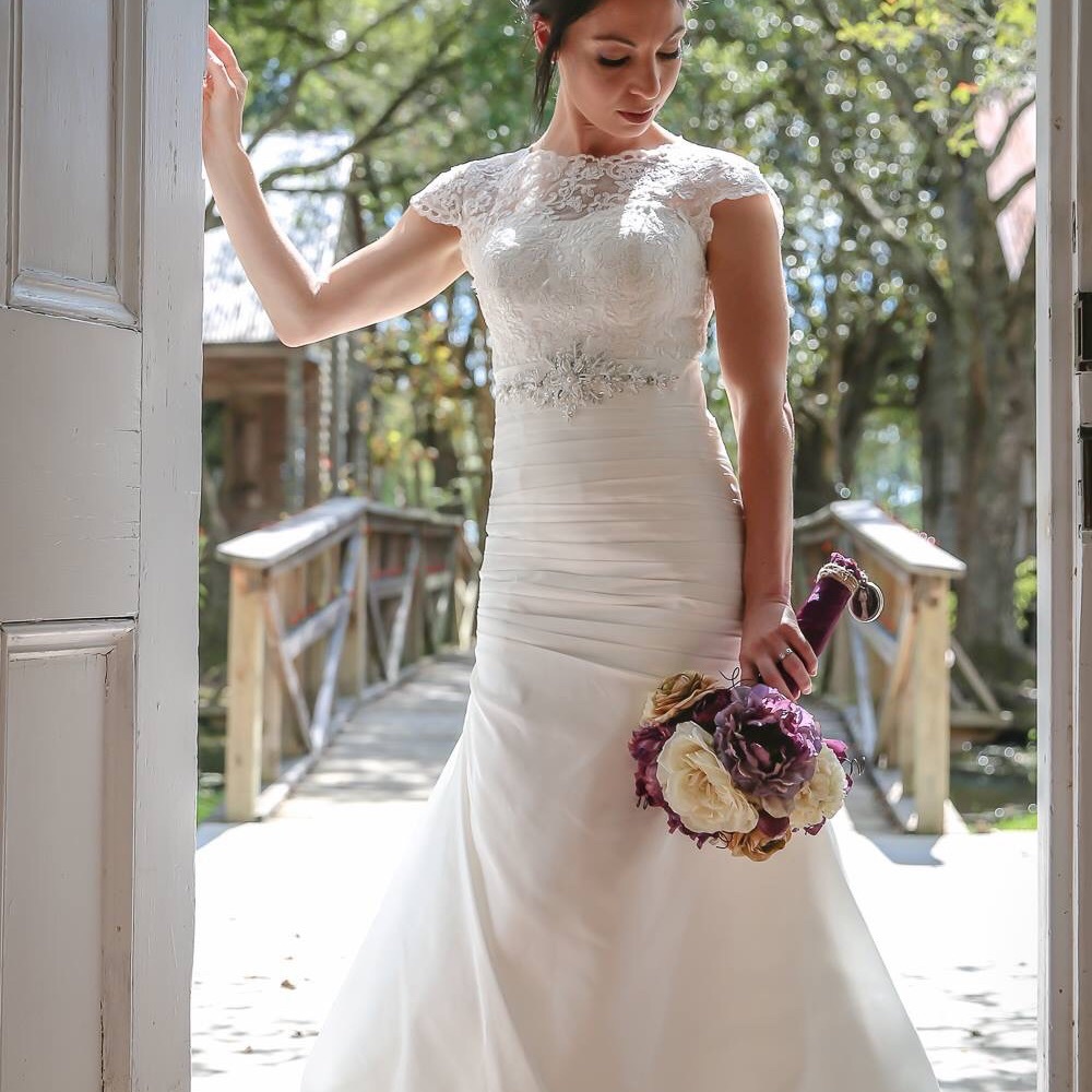Wedding Gown. - Picture 3 of 4